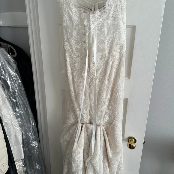 Pnina Tornai White Lace Wedding Dress - Picture 3 of 9